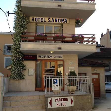 Hotel Sandra Vizille Bagian luar foto