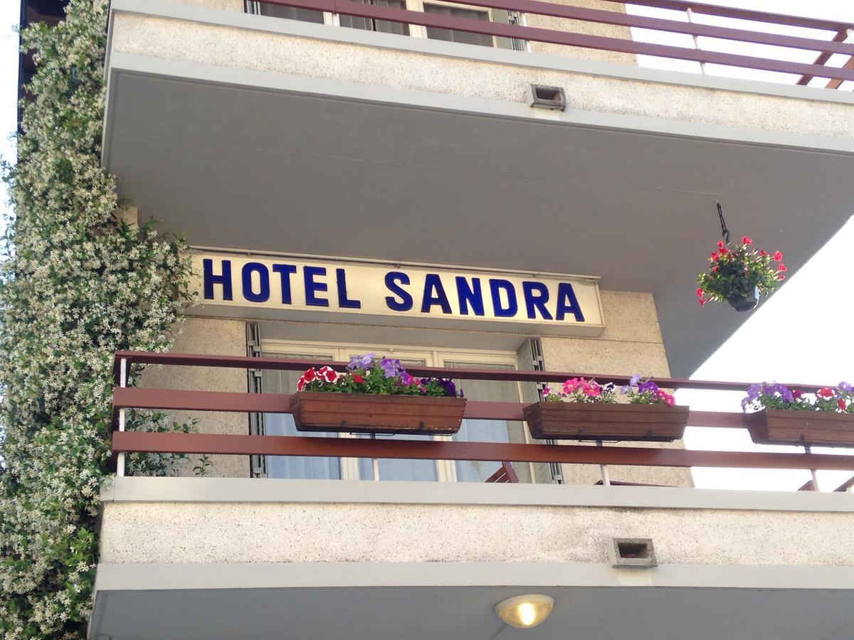 Hotel Sandra Vizille Bagian luar foto