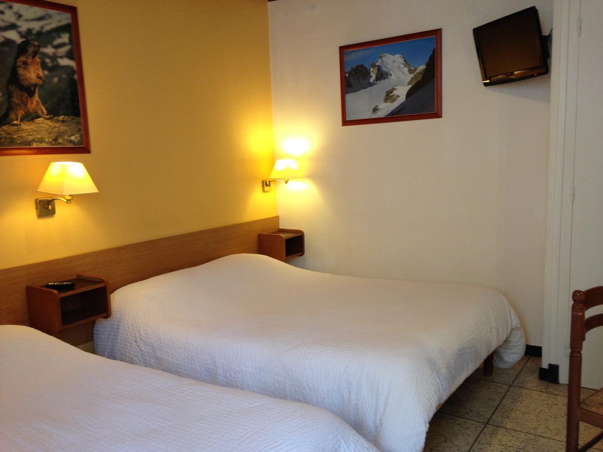 Hotel Sandra Vizille Bagian luar foto